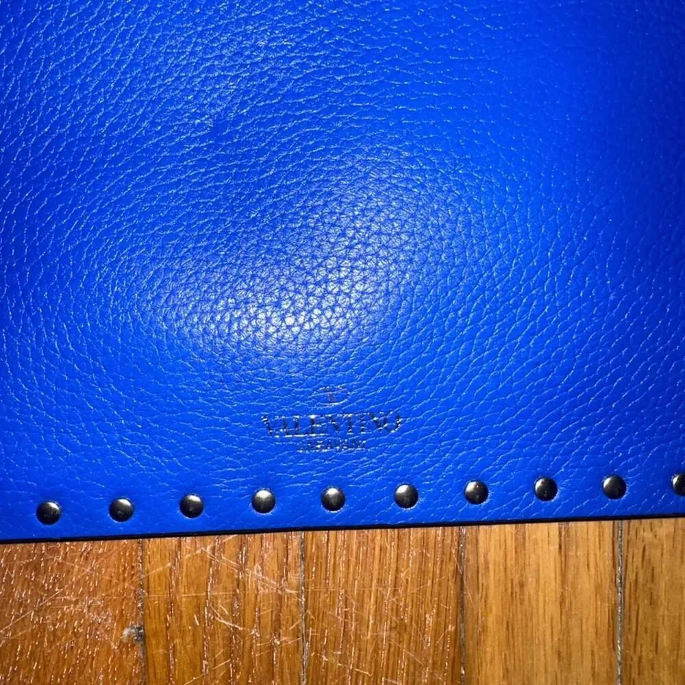 Valentino Garavani Rockstud Large Leather Zip Pouch Bag, Blue